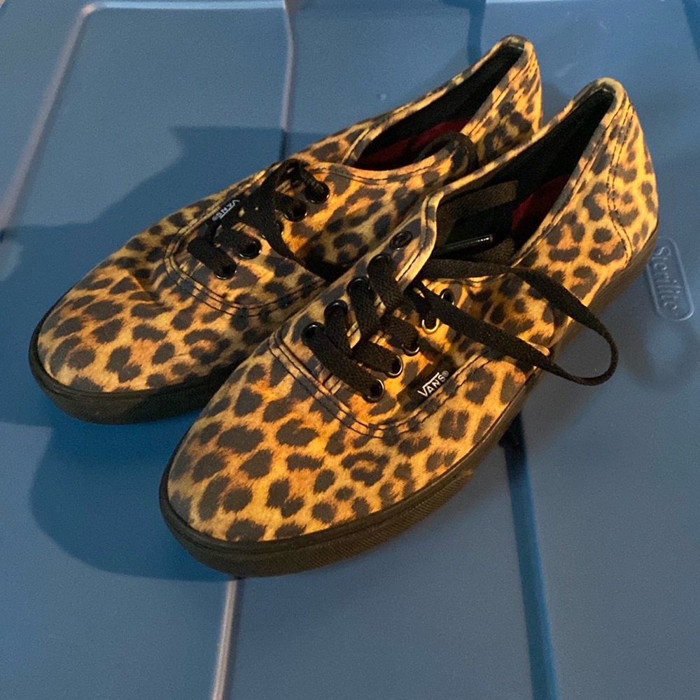 Women’s leopard print Vans 7.5